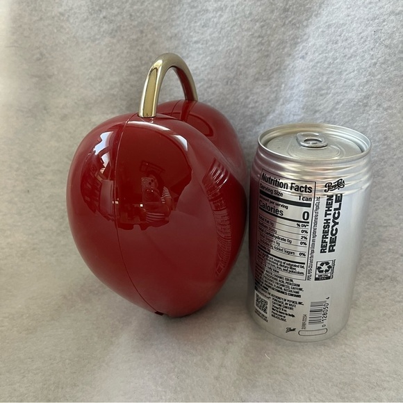 STARBUCKS KOREA Red Plastic Heart Bag White Day 2020 magnetic Closure - Picture 2 of 10